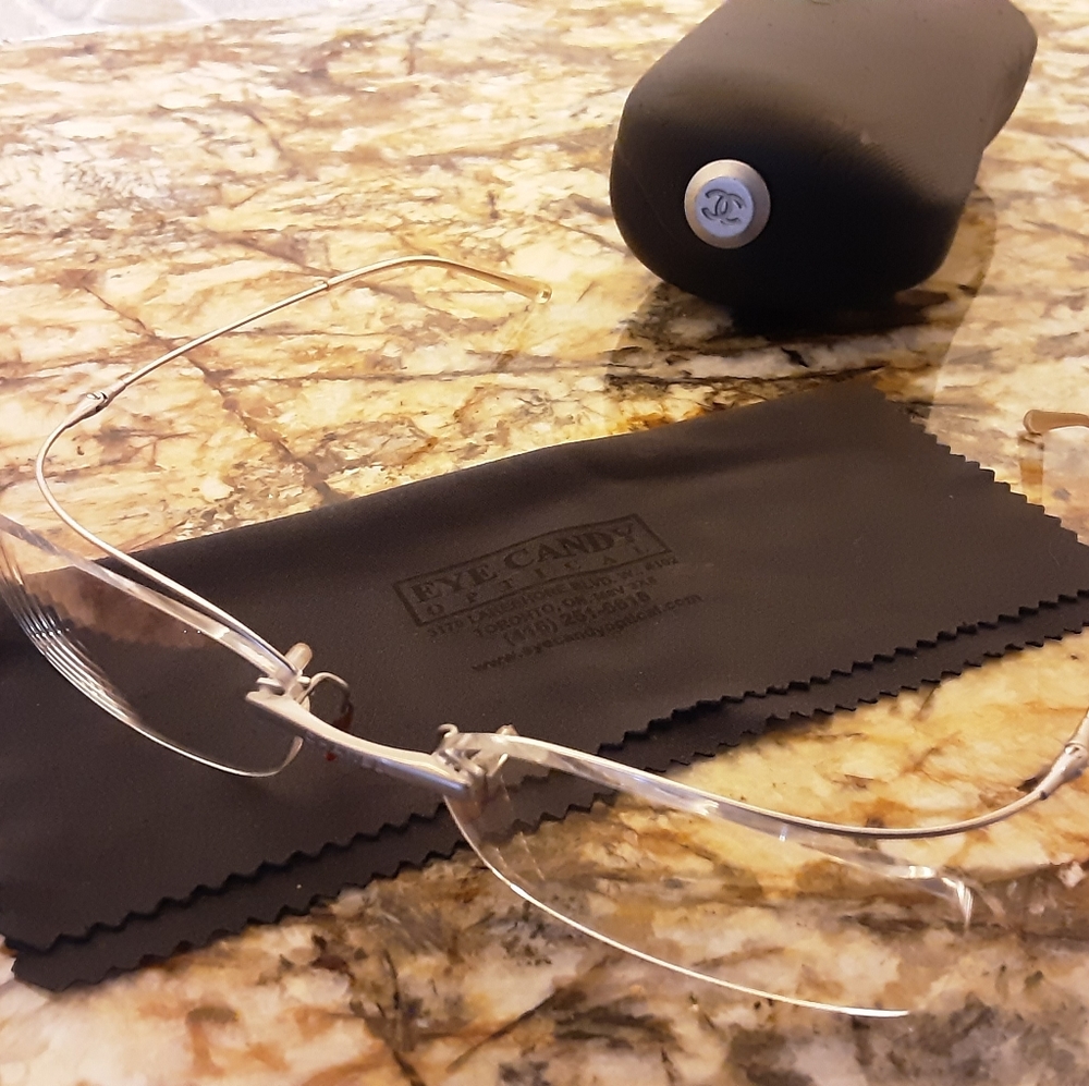 AUTHENTIC CHANEL TITANIUM FLEXIBLE RIMLESS EYEGLASSES WITH HARD CASE